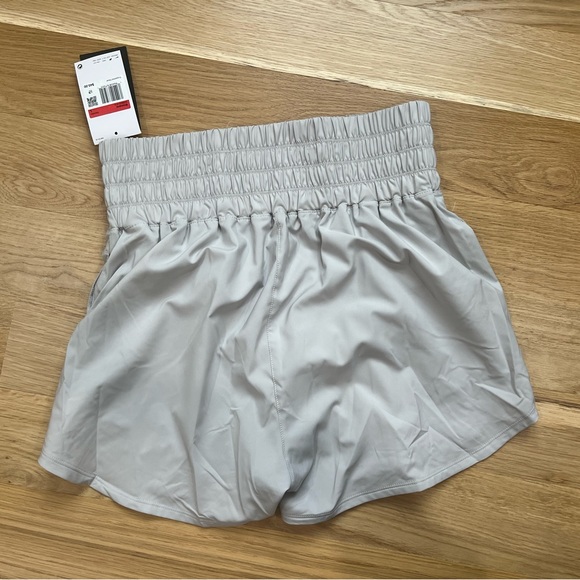NWT NIKE SHORTS - Picture 4 of 5